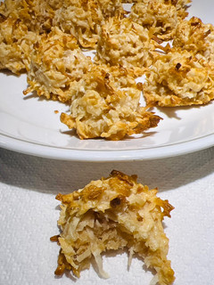 A picture of Coconut 🥥 Macaroons.