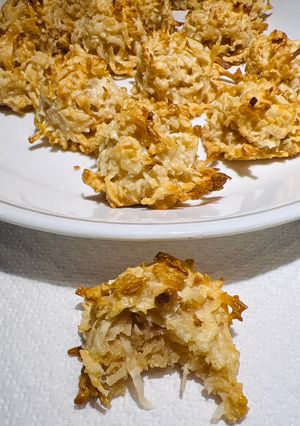 A picture of Coconut 🥥 Macaroons.