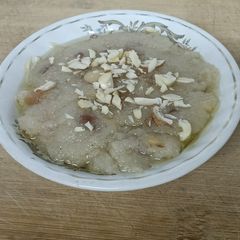 A picture of Suji & Khuskhus Sheera.
