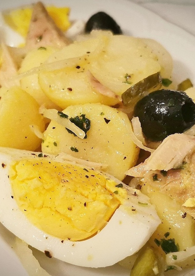 Una foto de Papas aliñás !!! (Patatas aliñadas)