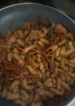Una foto de Salteado de fideos