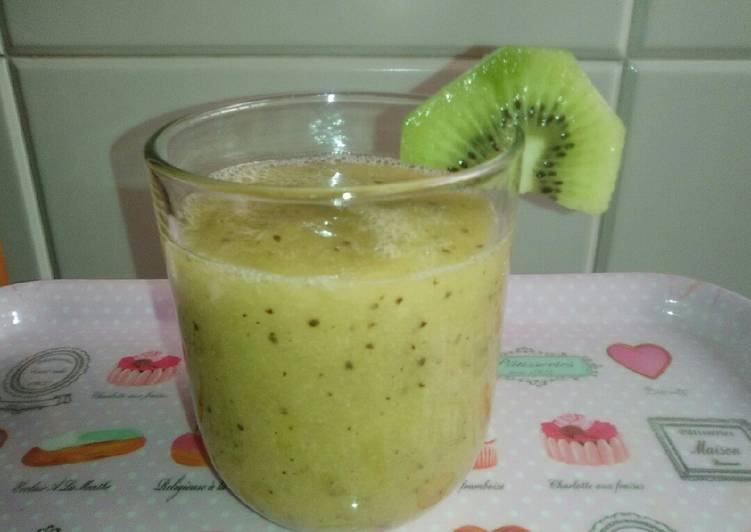 Batido de kiwi, pera y naranja