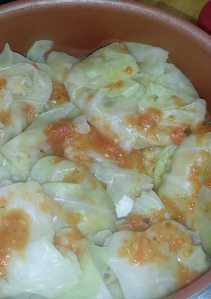 Una foto de Holupshi, Niño envuelto en repollo de carne al horno