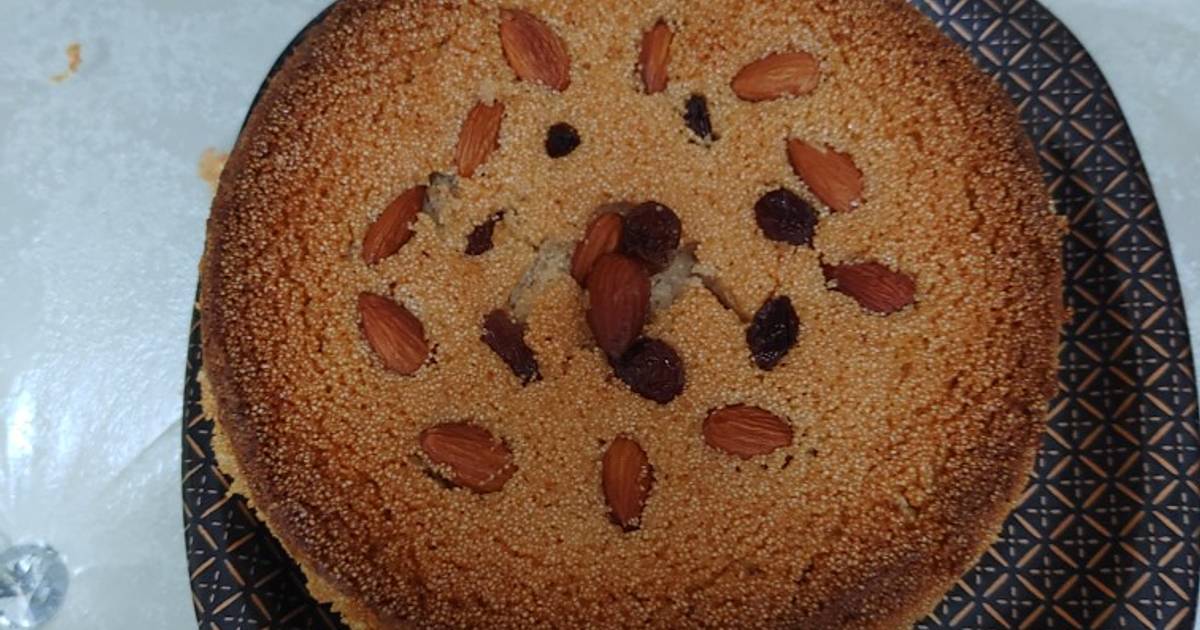 Suji cake in Cooker Recipe by Kriti mahajan - Cookpad