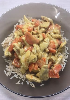 Sárgarépás-tejszínes-currys csirkemell recept fotója