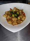 Pollo salteado con ananá