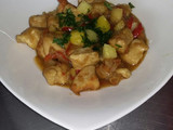 Pollo salteado con ananá
