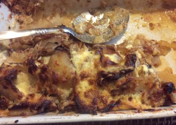 Spicy oven baked sautéd potato and bacon gratin Spicy oven baked sautéd potato and bacon gratin