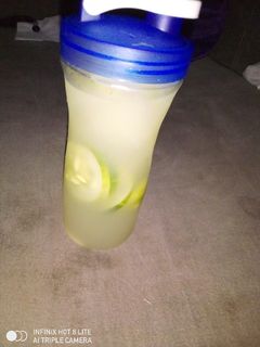 Lemon cucumber da ginger da lemon tsami ainihin hoton girkin