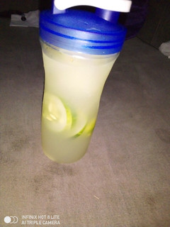 Lemon cucumber da ginger da lemon tsami ainihin hoton girkin