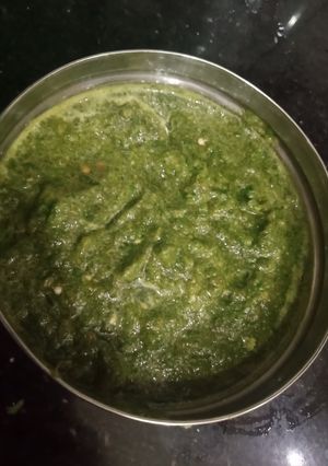 A picture of Green chutney.