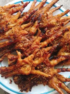 Hình của món Chân gà nướng ngũ vị.