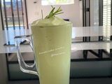 Avocado-melon smoothie