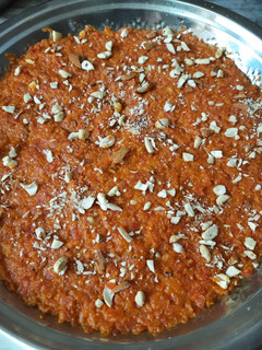 ગાજર નો હલવો (Gajar Halwa Recipe In Gujarati) રેસીપી મુખ્ય ફોટો