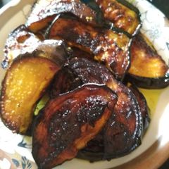 Begun bhaja A picture of Begun bhaja.
