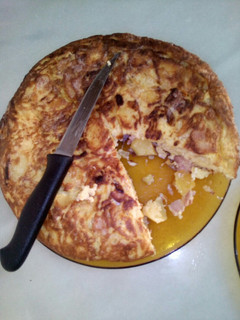 Una foto de Tortilla de calabacín y bacon