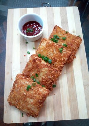 A picture of White sauce Box patties #CookpadRamadan.