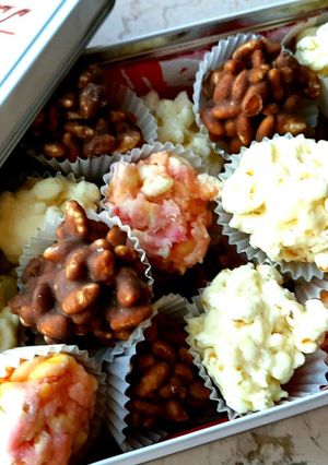 A picture of Simple puffed rice sweets.