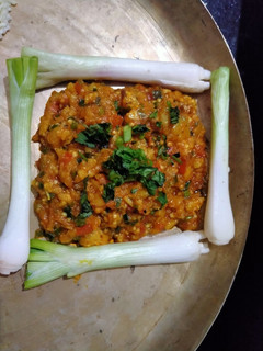 રીંગણ ઓલો(rigan olo in Gujarati) રેસીપી મુખ્ય ફોટો