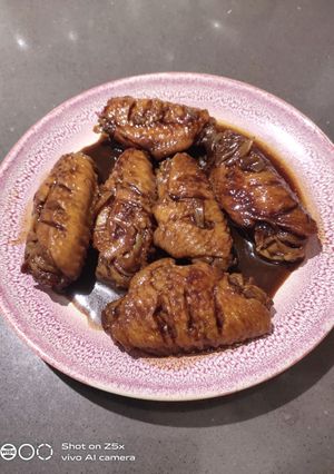 A picture of Soy Sauce Wings.