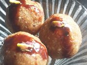 A picture of dates and peanut laddu