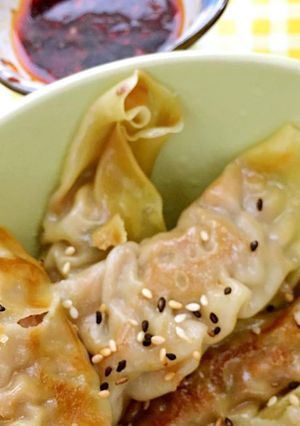 A picture of Chinese Cabbage Potstickers.