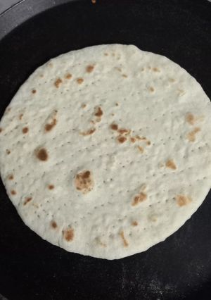પીઝા બેઝ (Pizza Base Recipe In Gujarati) રેસીપી મુખ્ય ફોટો