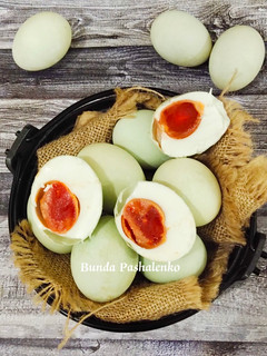 Foto resep Homemade Telur Asin, Asin Gurih dan Sedikit Pedas