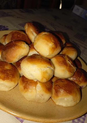 Lilahagymás pogácsa recept fotója