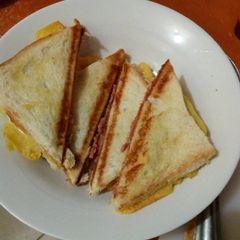 A picture of Cheese and Ham sandwich.