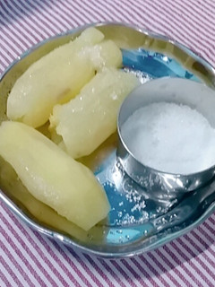 மரவள்ளி கிழங்கு இனிப்பு (Maravalli kilangu inippu recipe in tamil) செய்முறை முக்கிய புகைப்படம்