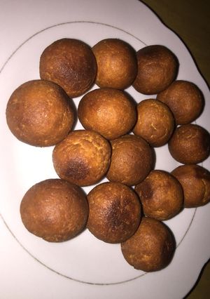 A picture of Gullisuwa by Hannah nd mmn Khaleel's kitchen.