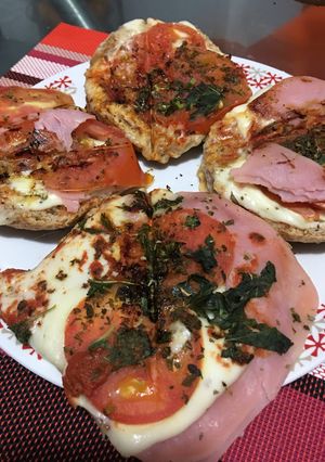 Una foto de Delicia de Pizza de panecillos integrales