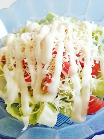 Langkah Mudah untuk Menyiapkan Resep  Salad sayur Super Simple yang Enak, Lezat Sekali