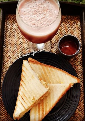 A picture of Grill club sandwiche.