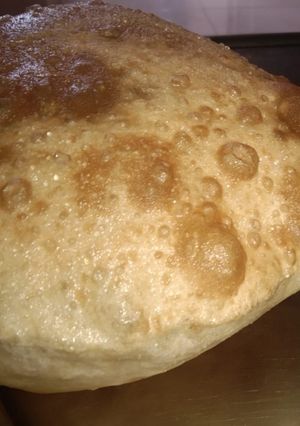 A picture of Bhature.