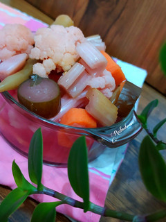 عکسی از دستور ترشی گل کلم