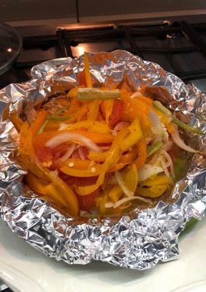 Una foto de Pescado con verduras al estilo Sonorense