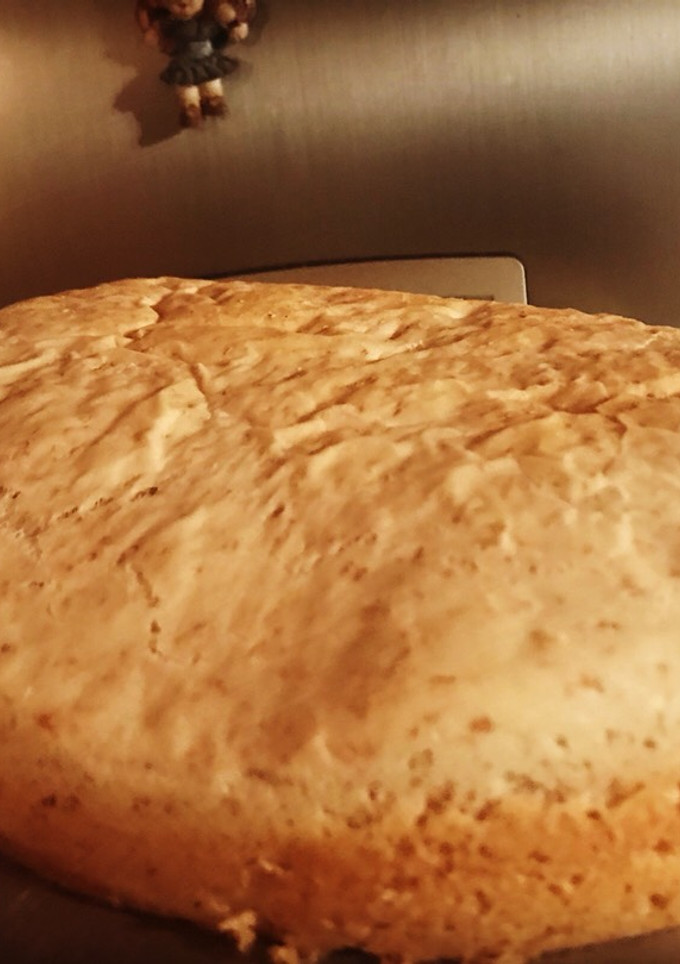 Una foto de Pan tipo de campo integral con leche y miel, sin huevo súper húmedo