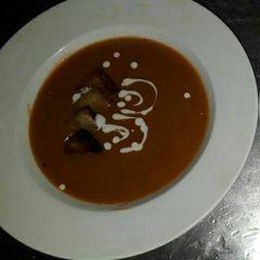 A picture of Cream of tomato soup.