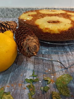 Una foto de Bizcocho esponjoso de avena, piña y naranja 🍍🍊