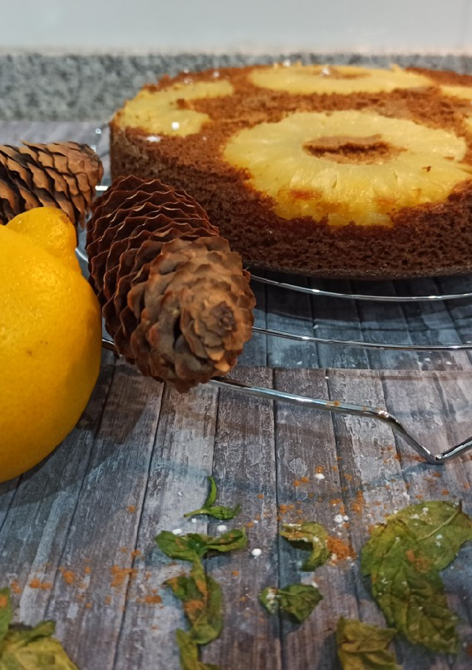 Una foto de Bizcocho esponjoso de avena, piña y naranja 🍍🍊