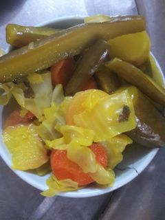 صورة لوصفة طرشي من تحت ايدي