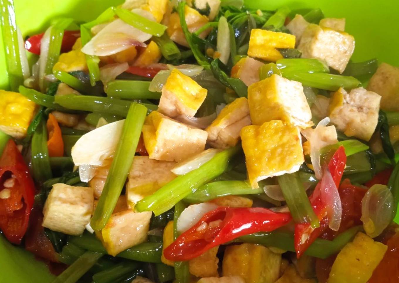 Tumis tahu kangkung