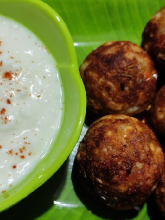 साबुदाणा अप्पे (sabudana appe recipe in marathi) रेसिपी चे मुख्य फोटो