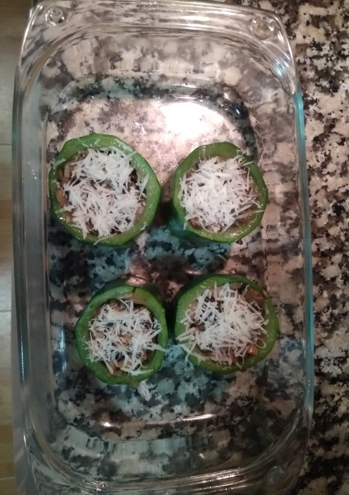 Una foto de Calabacín relleno de champiñón y bacon