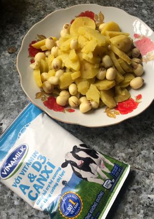 Hình của món Sữa hạt sen khoai lang.