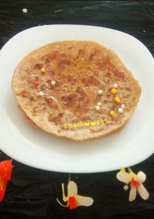 गुळपोळी (gul poli recipe in marathi) रेसिपी चे मुख्य फोटो 