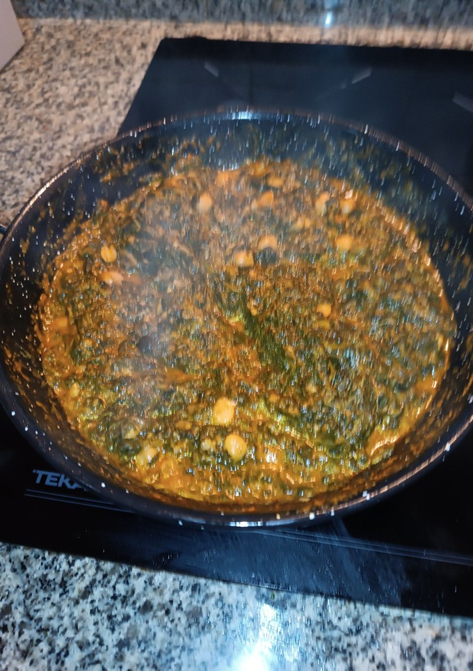 Una foto de Espinacas con garbanzos