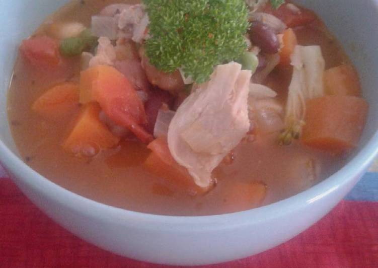 Proses memasak Heartiest chicken soup ala asiah yang Enak